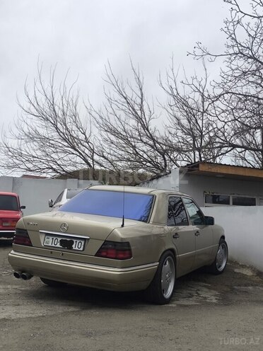 Mercedes E 280-5