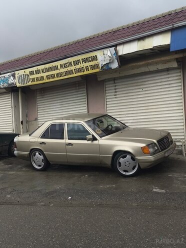 Mercedes E 280-7