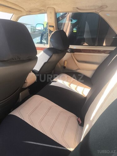 Mercedes E 280-12