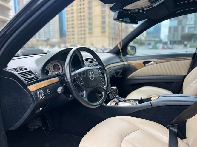 Mercedes E 280-9