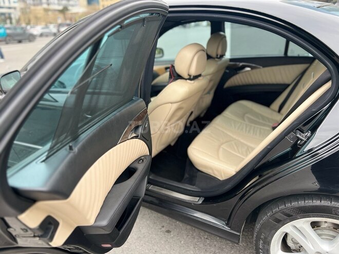 Mercedes E 280-11