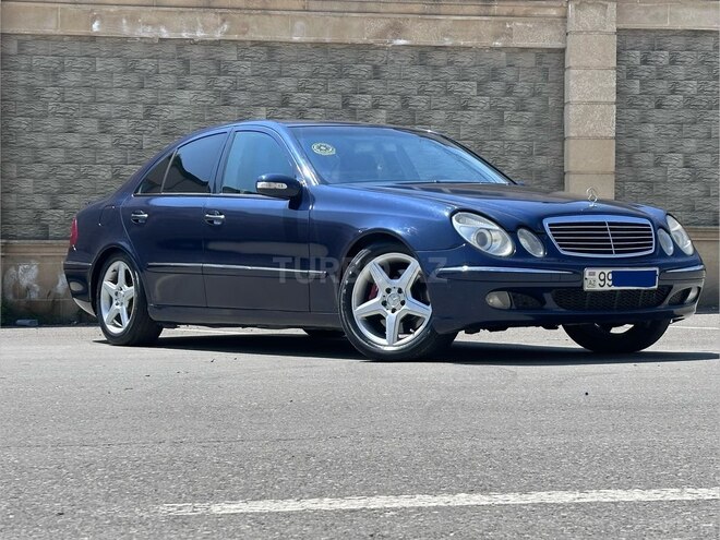 Mercedes E 270-8