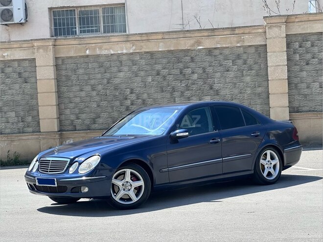 Mercedes E 270-3