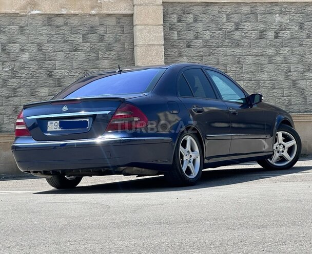 Mercedes E 270-12