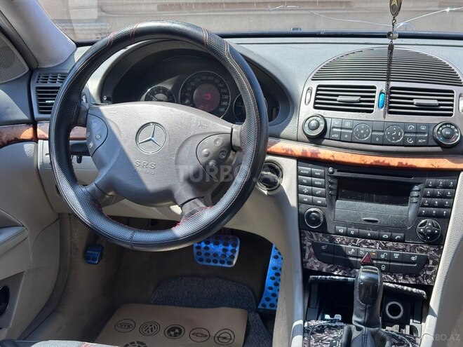 Mercedes E 270-17