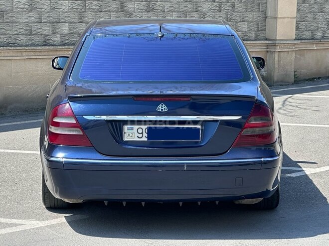 Mercedes E 270-9