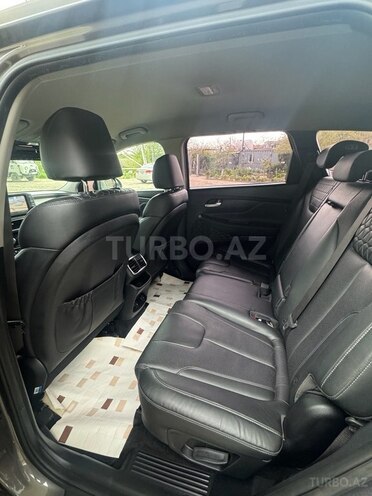 Hyundai Santa Fe-10