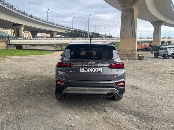 Hyundai Santa Fe-12