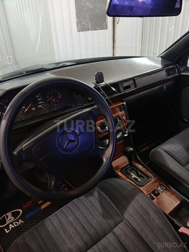 Mercedes 200 E-5