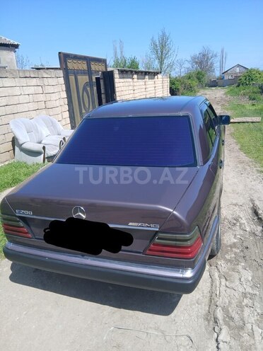 Mercedes 200 E-4