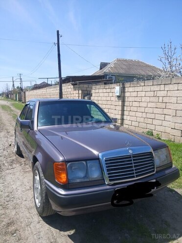 Mercedes 200 E-2