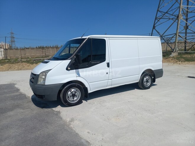 Ford Transit-7