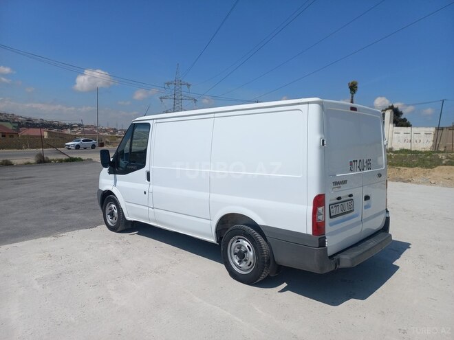 Ford Transit-6
