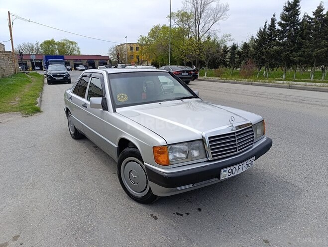 Mercedes 190-2