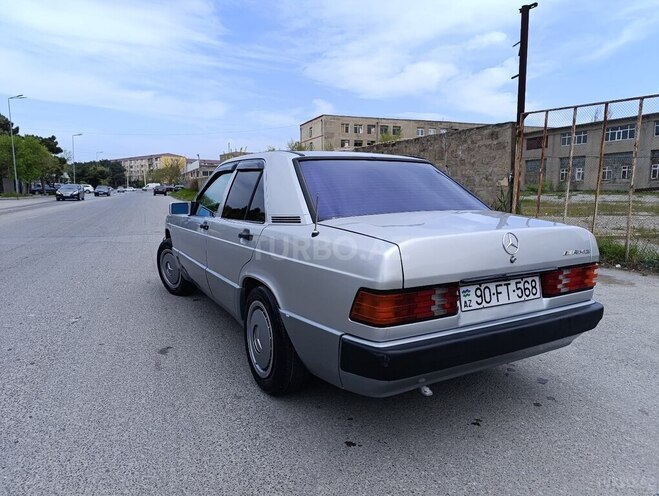 Mercedes 190-5