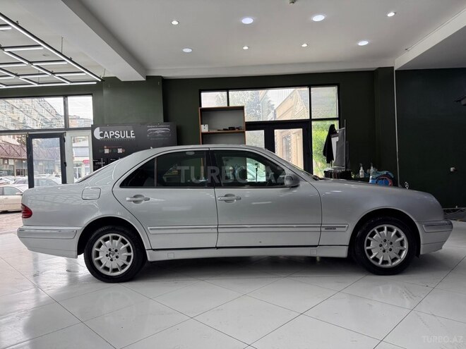 Mercedes E 220-9