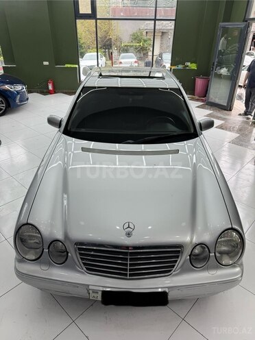 Mercedes E 220-2