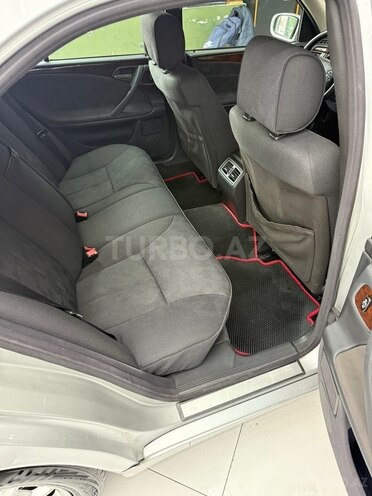 Mercedes E 220-15
