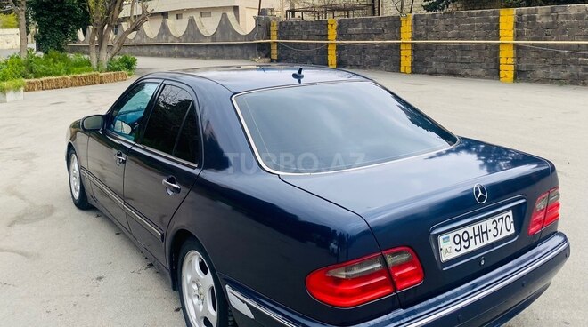 Mercedes E 280 4MATIC-4