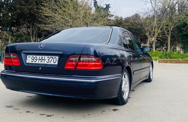 Mercedes E 280 4MATIC-2