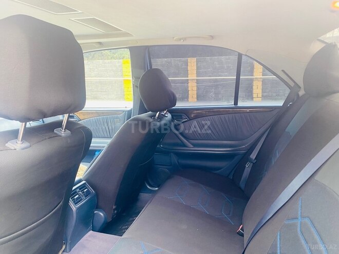 Mercedes E 280 4MATIC-7