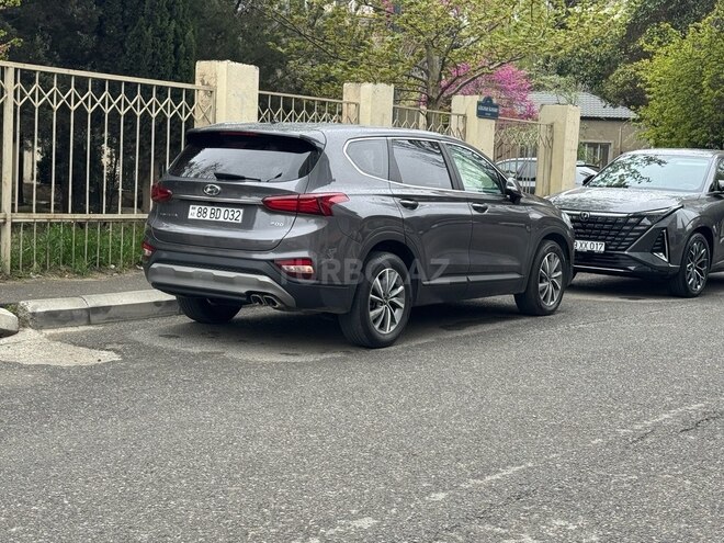 Hyundai Santa Fe-5