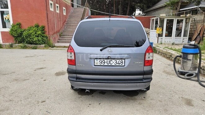 Opel Zafira-2