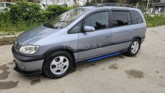 Opel Zafira-4