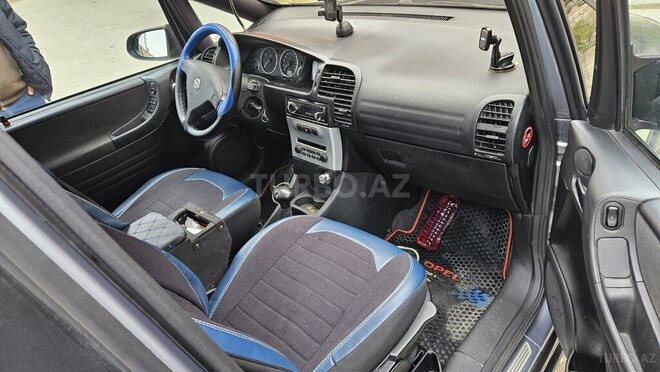 Opel Zafira-6