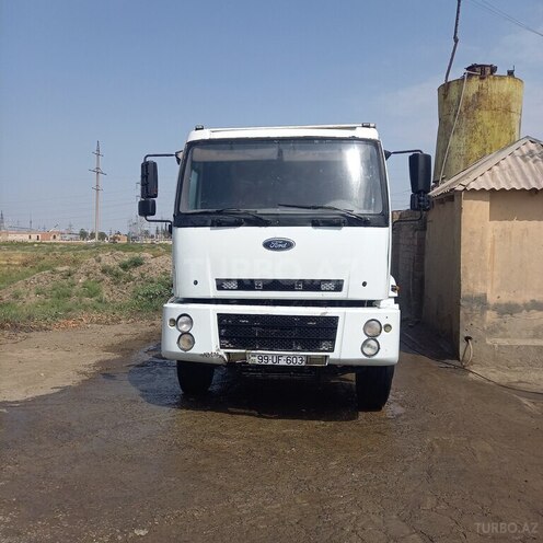 Ford Cargo-1