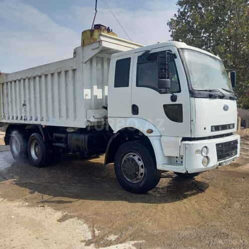 Ford Cargo-3