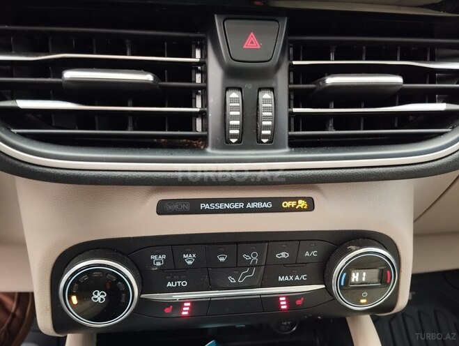 Ford Escape-14
