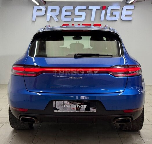 Porsche Macan-4