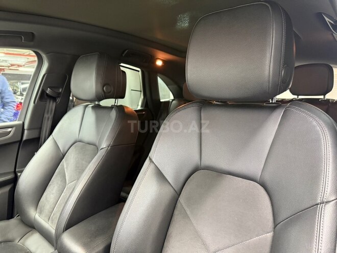 Porsche Macan-11