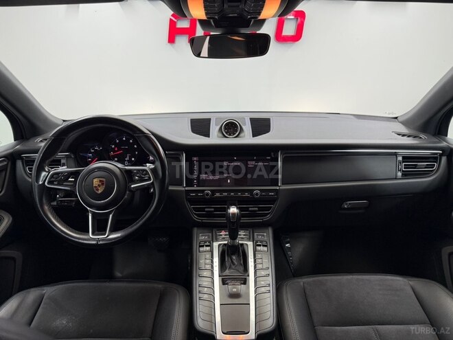 Porsche Macan-13