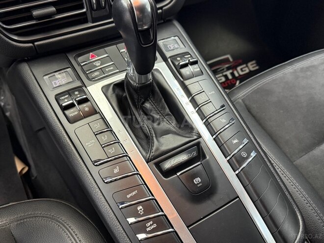 Porsche Macan-10