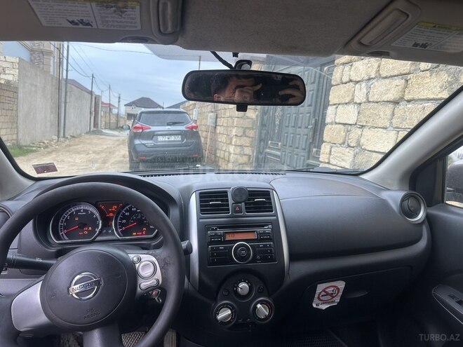 Nissan Versa-5