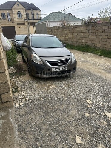 Nissan Versa-1