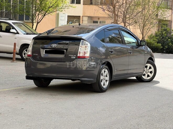 Toyota Prius-4