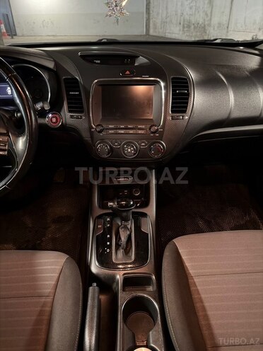 Kia Forte-10