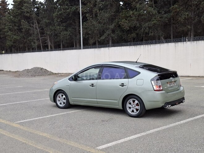 Toyota Prius-5