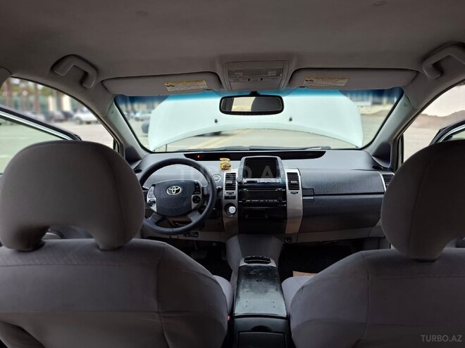 Toyota Prius-11