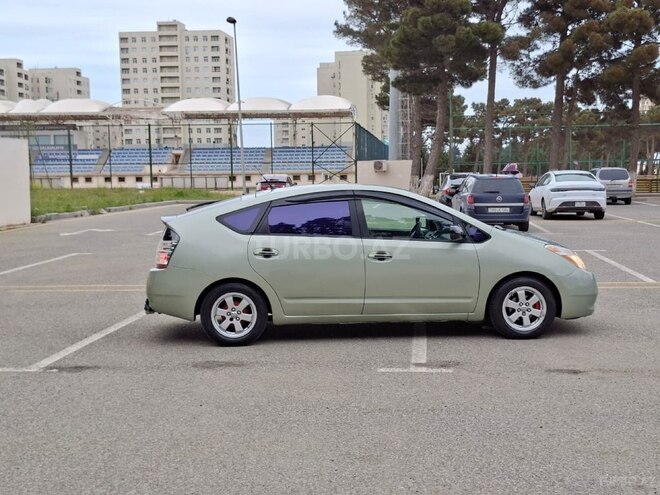 Toyota Prius-2
