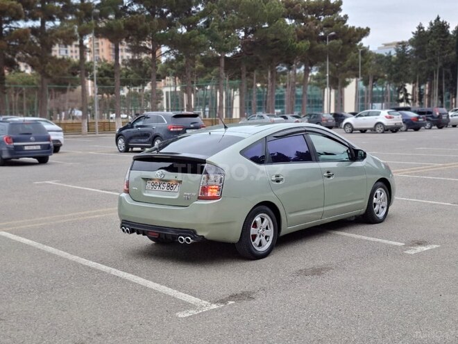 Toyota Prius-3