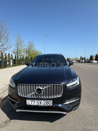 Volvo XC90-1