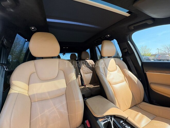 Volvo XC90-12