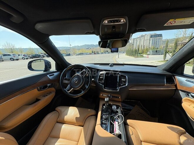 Volvo XC90-18
