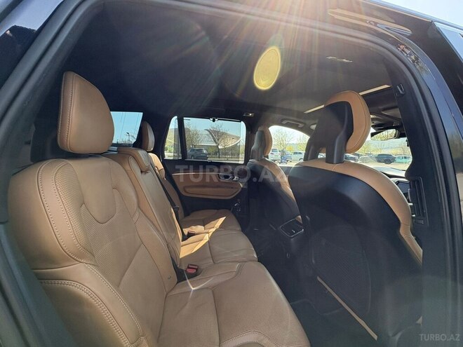 Volvo XC90-14
