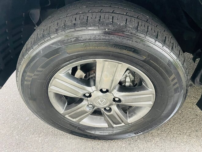 Lexus LX 470-15