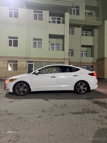 Hyundai Elantra-6